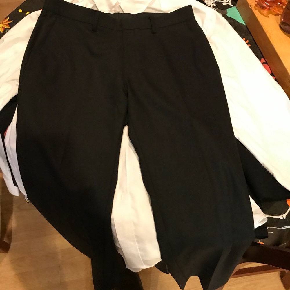 Suit - Picture 7 of 8